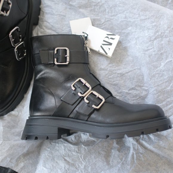 NWT BLACK LOW HEELED GENUINE LEATHER ANKLE BOOTS WITH BUCKLES. - Picture 4 of 9